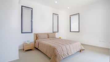 Exclusive Townhome, Multiple Beds, Non Smoking, Garden View | Egyptian cotton sheets, desk, free WiFi