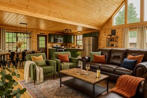 Smart-TV, Kamin, Videospiele, Bücher