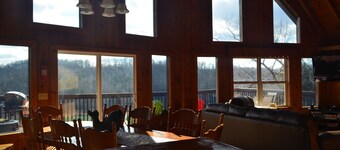 "Carpe Diem", hermosa, espaciosa casa frente al lago, bañera de hidromasaje, muelle