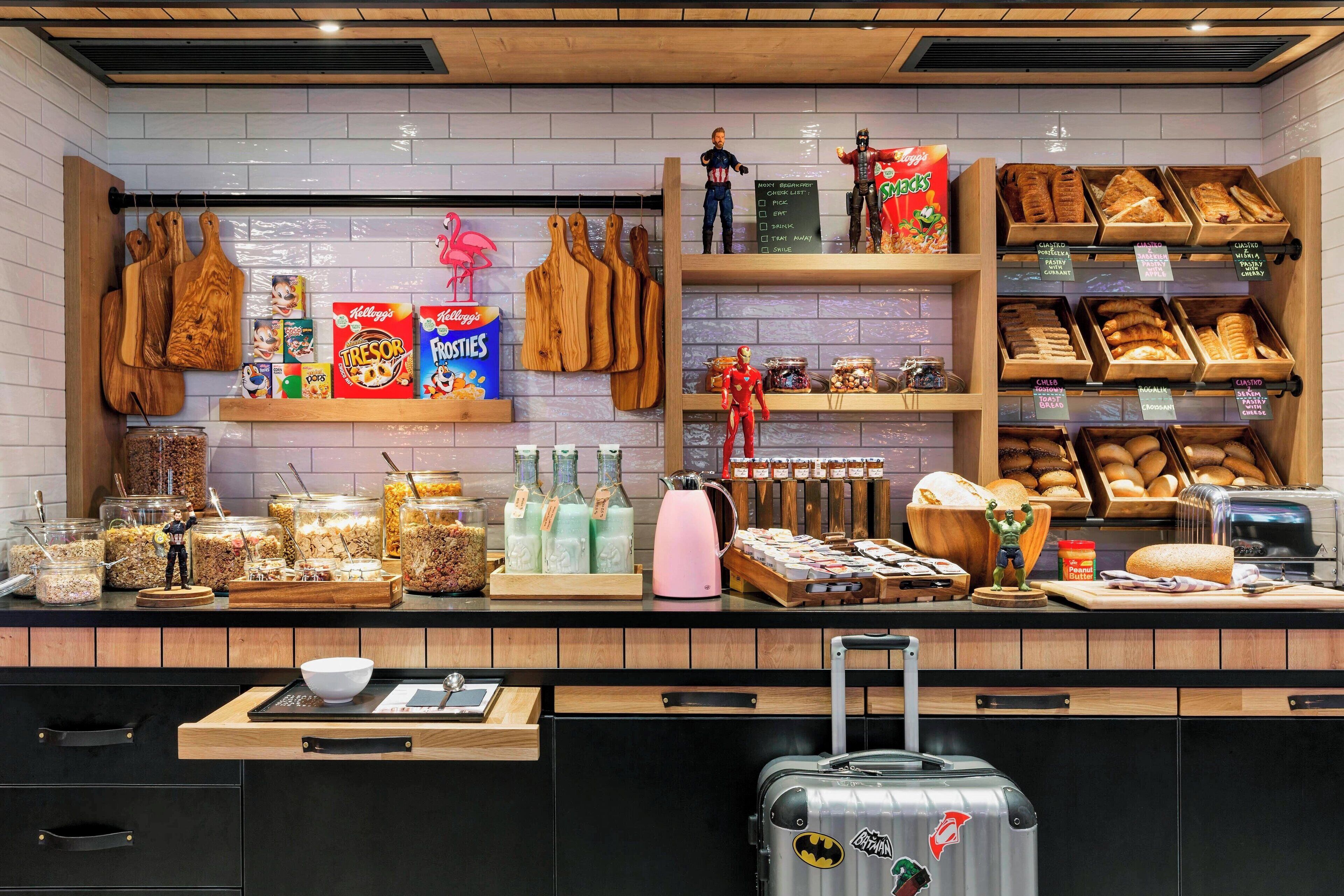 daily continental breakfast (pln 69 per person)