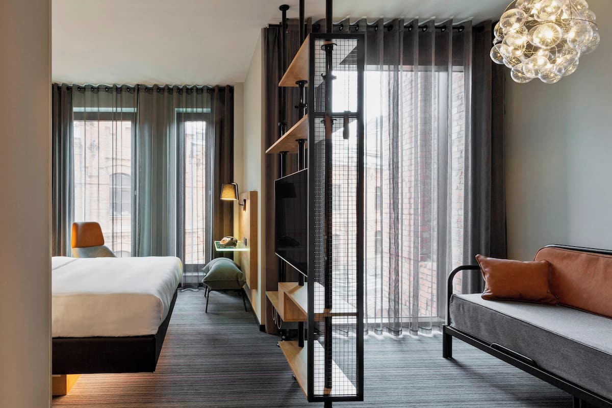 Deluxe Room, 1 Queen Bed with Sofa bed, Non Smoking | Hypo-allergenic bedding, desk, blackout drapes, soundproofing