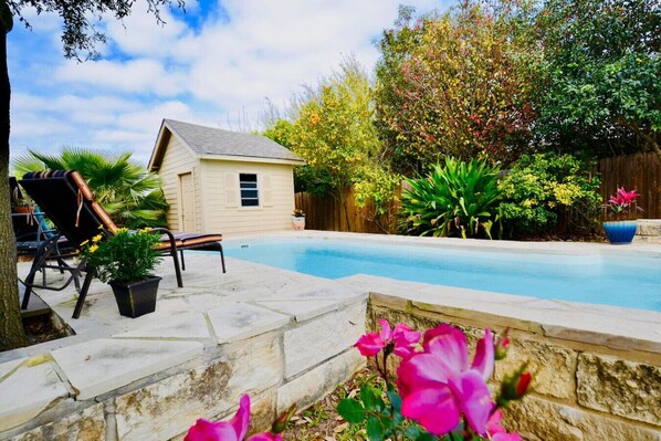 Pool - NEW HOT TUB! POOL & grill! SeaWorld/Military (San Antonio)