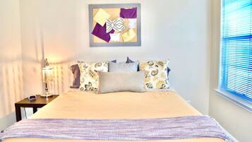 4 makuuhuonetta, silitysrauta/-lauta, vauvan matkasänky, Wi-Fi