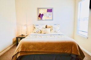 4 makuuhuonetta, silitysrauta/-lauta, vauvan matkasänky, Wi-Fi