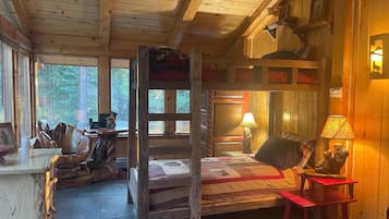 4 habitaciones, escritorio, wifi gratis y ropa de cama