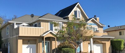 Spacious CLEAN Updated Home. Luxury Amenities