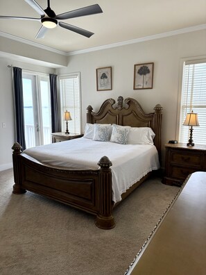 5 bedrooms, iron/ironing board, travel crib, free WiFi - The Penthouse at High Tide - Best Views Right on the Beach - Great for Families! (Saint Simons Island)