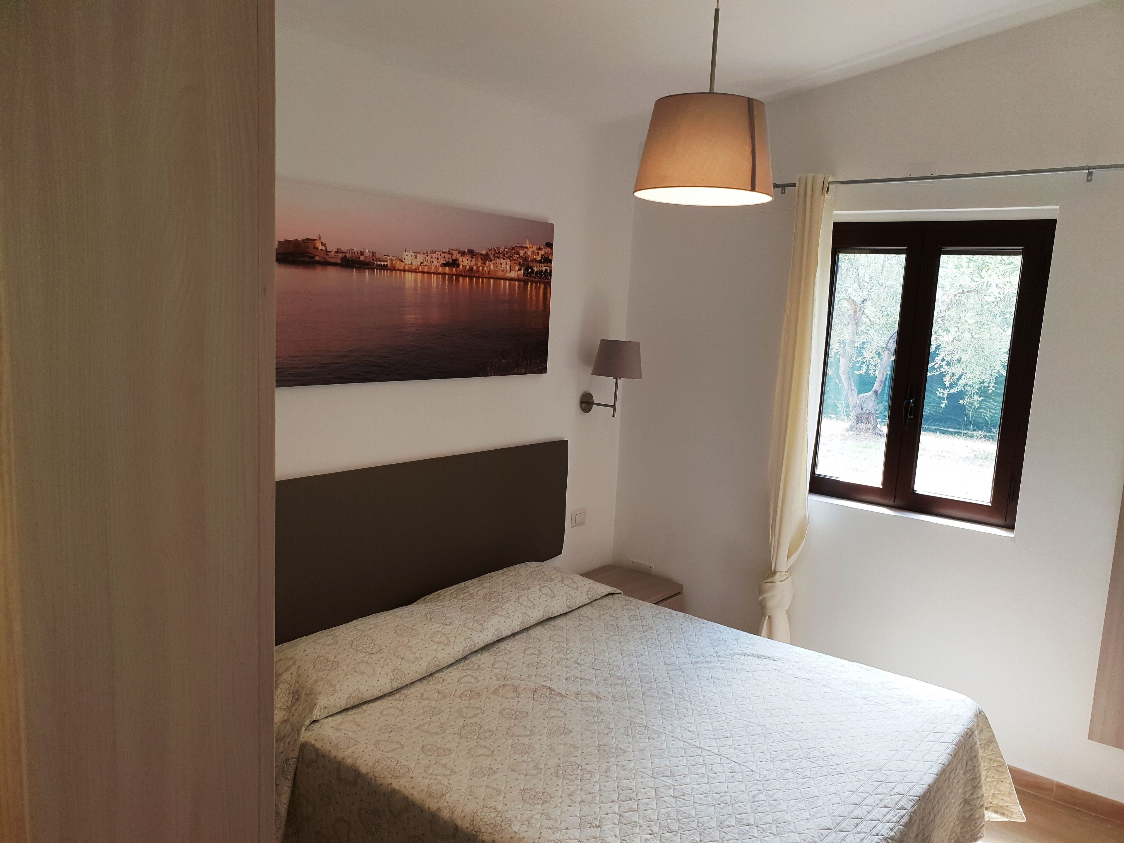 Una cassaforte in camera, tende oscuranti, insonorizzazione