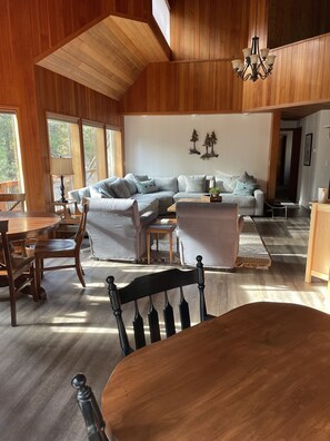 Smart TV, fireplace, DVD player, table football