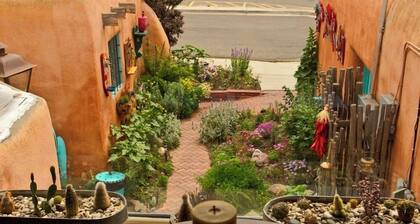 Red Cat House Vacation Apartment