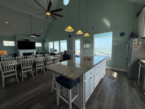 Dining - Beachfront - Pirate's Treasure - 6 bed 4 bath,  large deck   (Surfside Beach)