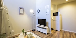 1 habitación, decoración personalizada, cortinas blackout y wifi gratis 