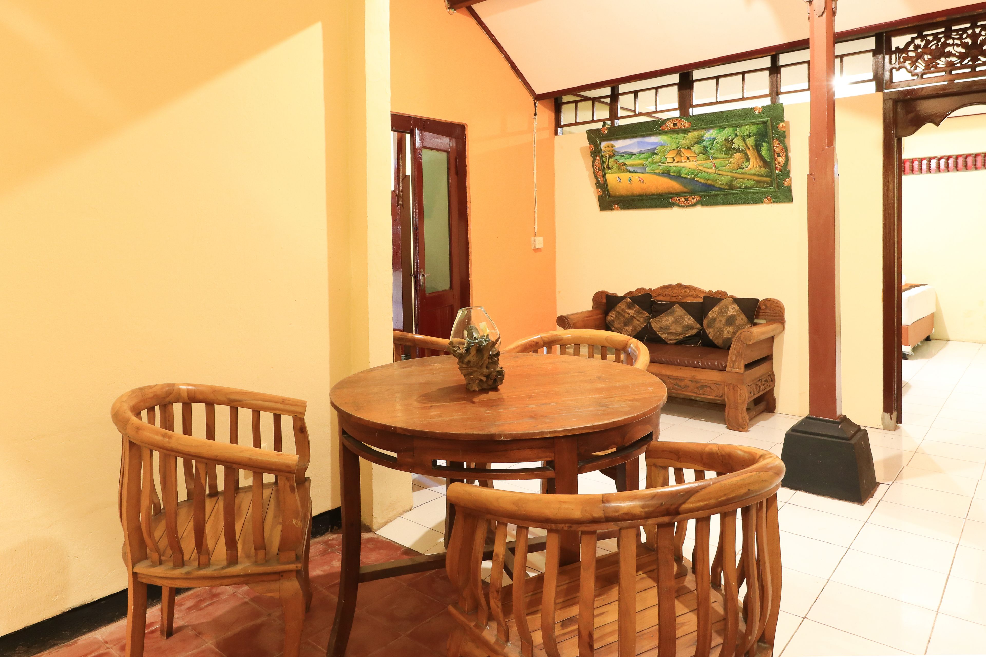 Foto - Hotel O Pondok Tulasi Hostel Near Monkey Forest