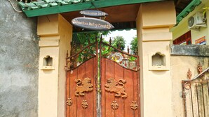 Front of property - Pondok Tulasi Hostel (Ubud)