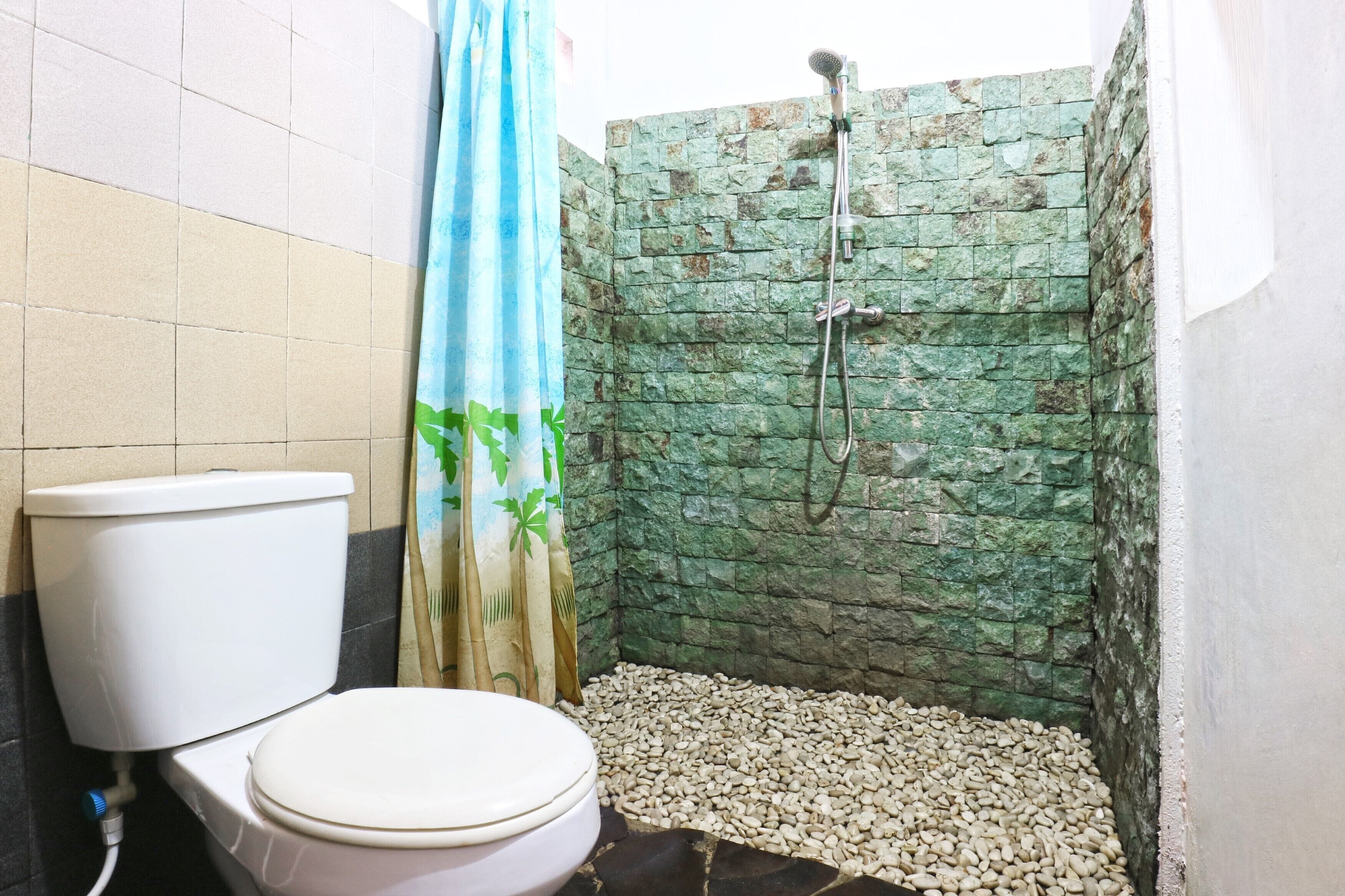 standard bungalow with ac | bathroom | shower, hydromassage showerhead, free toiletries, towels