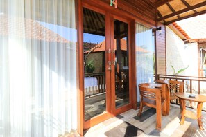 高级平房 (AC) | 高档床上用品、客房内保险箱、办公桌、折叠床/加床（额外收费）