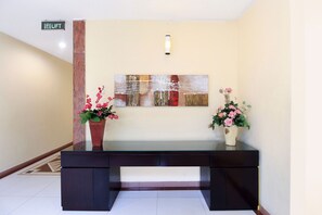 Interior detail - Capital O 175 K-60 Residence (Surabaya)