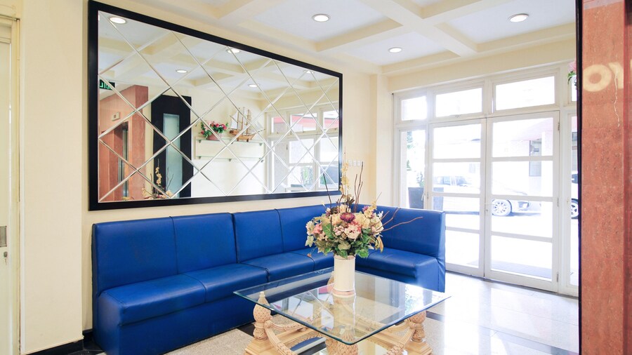 Capital O 175 K-60 Residence