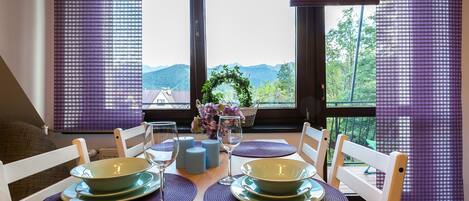 Classic Apartment, Mountain View (Paula) | In-room dining