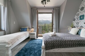 Apartamento luxo (Valentino) | Ferros/tábuas de passar roupa, Wi-Fi de cortesia, roupa de cama