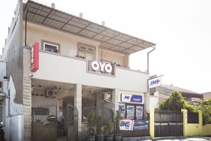 واجهة المنشأة