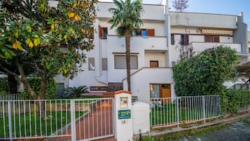 Fachada de la propiedad