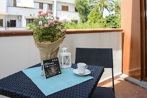 Classic Apartment | Terrace/patio - B&B Il Papavero (Salerno)