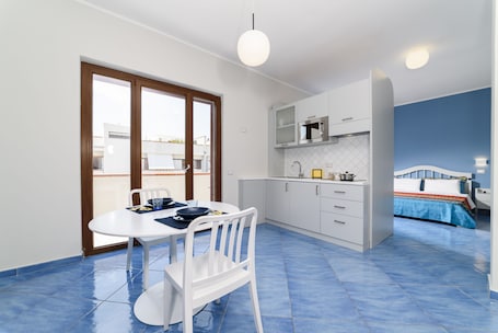 City Apartment | Private kitchen | Fridge, microwave, stovetop, electric kettle