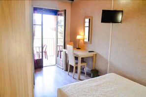 Decoración personalizada, muebles diferentes y escritorio 