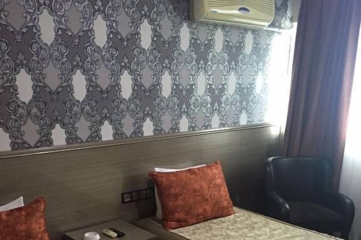 Escrivaninha, Wi-Fi de cortesia, roupa de cama