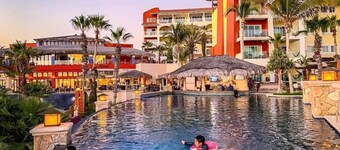 オーシャンビューを楽しみ、見事なプライベートビーチを散歩