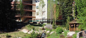 1 chambre pour 6 personnes Iron Horse Resort - accĂšs facile aux pistes!