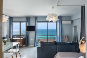 Huoneisto, merinäköala (Third Floor) | Oleskelualue | Taulutelevisio