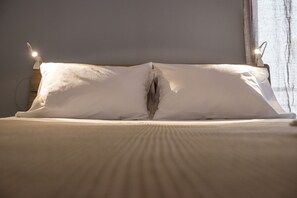 Apartment, Sea View (Second Floor) | Iron/ironing board, free WiFi, bed sheets