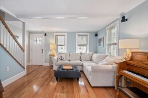 Smart TV, reproductor de DVD y libros