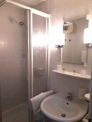 Bathroom - Hotel Brandenburg (Koenigs Wusterhausen)