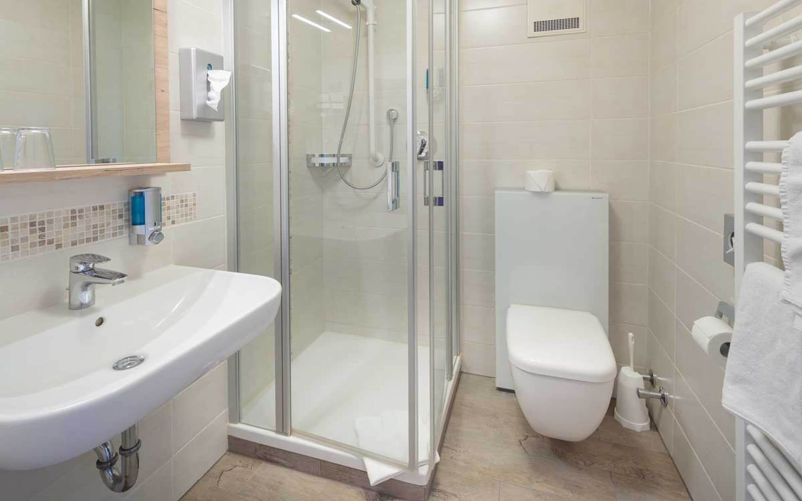 comfort double room | bathroom | towels