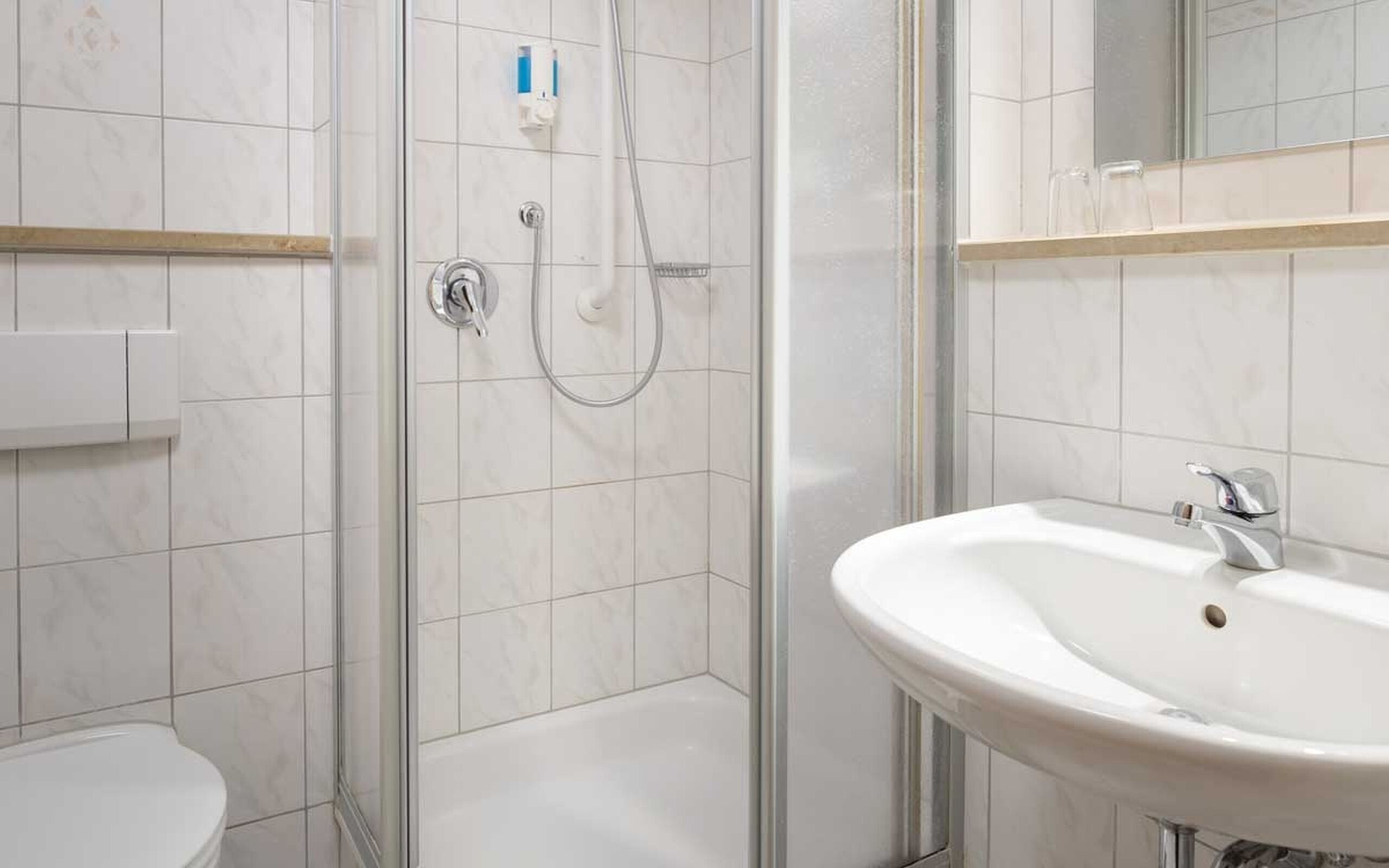 classic double room | bathroom | towels