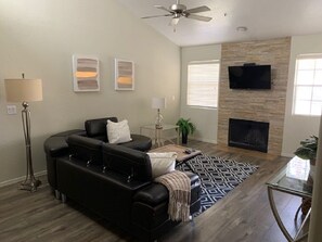 Smart TV, fireplace