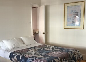 스탠다드 더블룸, 퀸사이즈침대 1개 | 객실 내 금고, 침대 시트