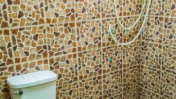 Standard Double Room, 1 Double Bed, Non Smoking | Bathroom | Shower, free toiletries, towels