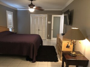 4 bedrooms, WiFi, bed sheets