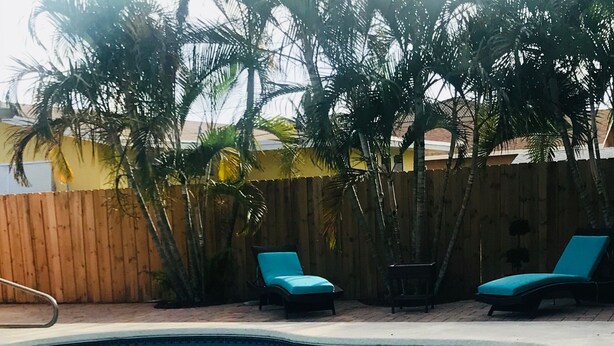 Pool - Boynton Beach - 4 bedroom, 3 bath gem (Boynton Beach)