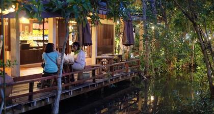 RoomQuest Amphawa Floating Market
