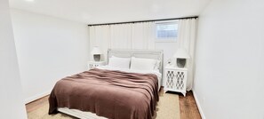 5 bedrooms, iron/ironing board, free WiFi, bed sheets