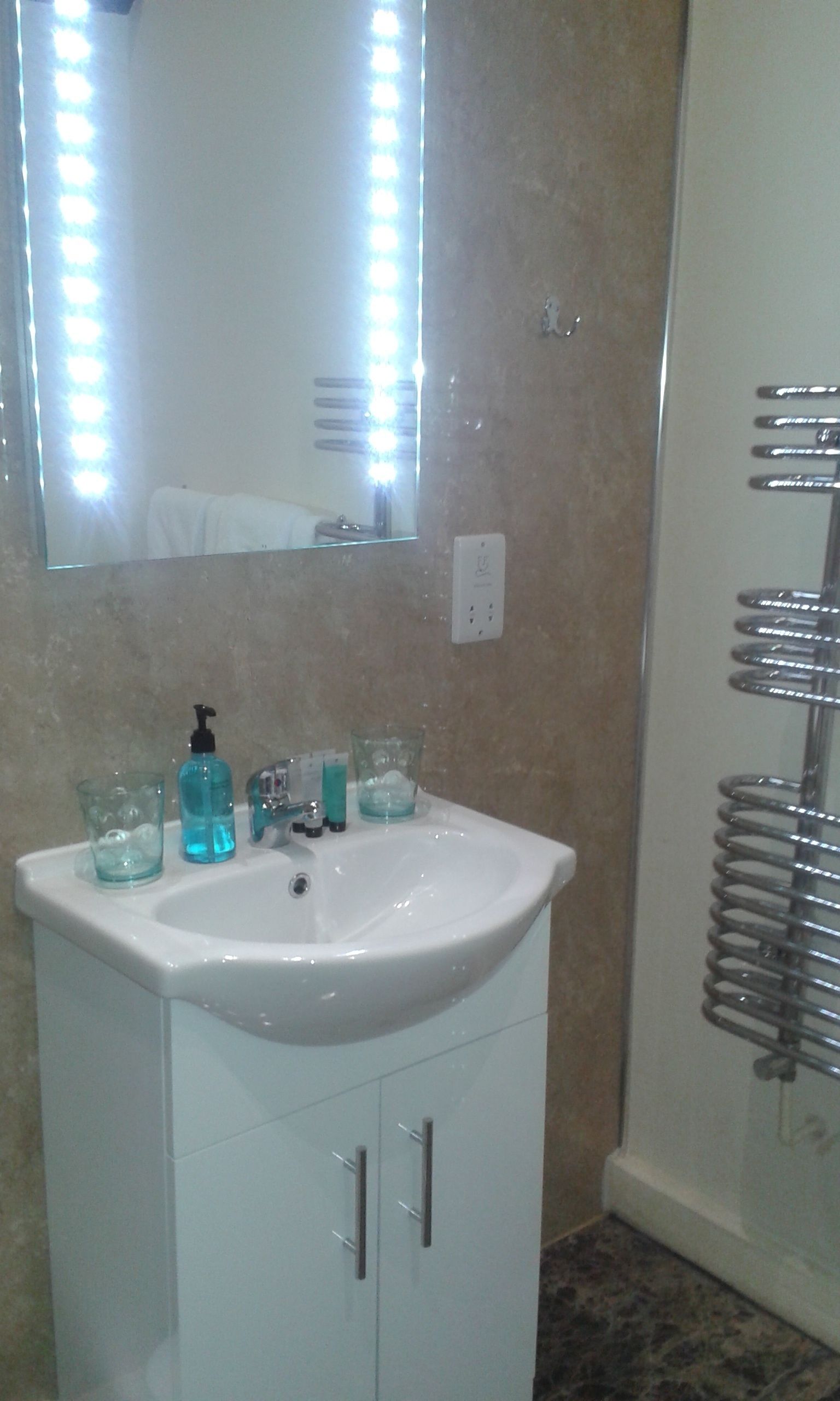 double room single use | iron/ironing board, free wifi, bed sheets