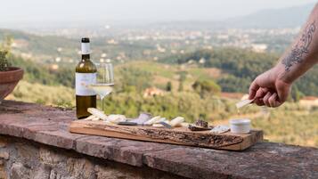 Frühstück, Abendessen, italienische Küche, Blick auf den Garten