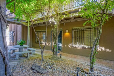Walk to Old Town -2BR 2BA, bottom floor