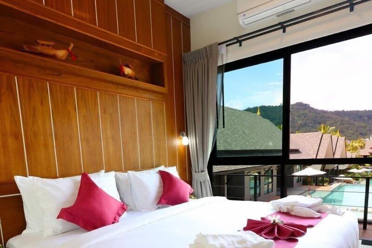 2 bedrooms, in-room safe, iron/ironing board, WiFi (free)