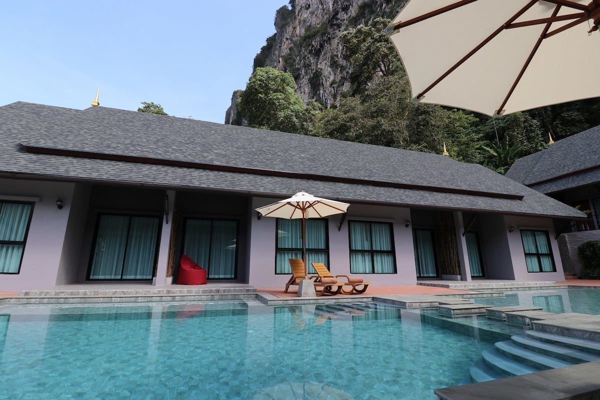 Two Bedroom Villa with Pool Access | 2 bedrooms, in-room safe, iron/ironing board, WiFi (free)